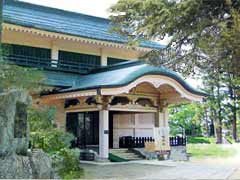 上杉神社稽照殿